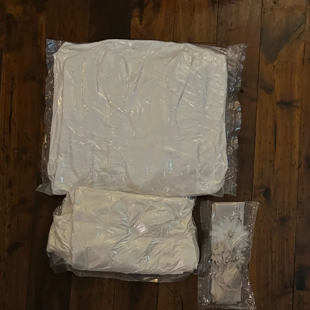 Beautiful ivory David's Bridal wedding dress size 16w/belt & wrap Style- 9V3540 - Picture 13 of 13